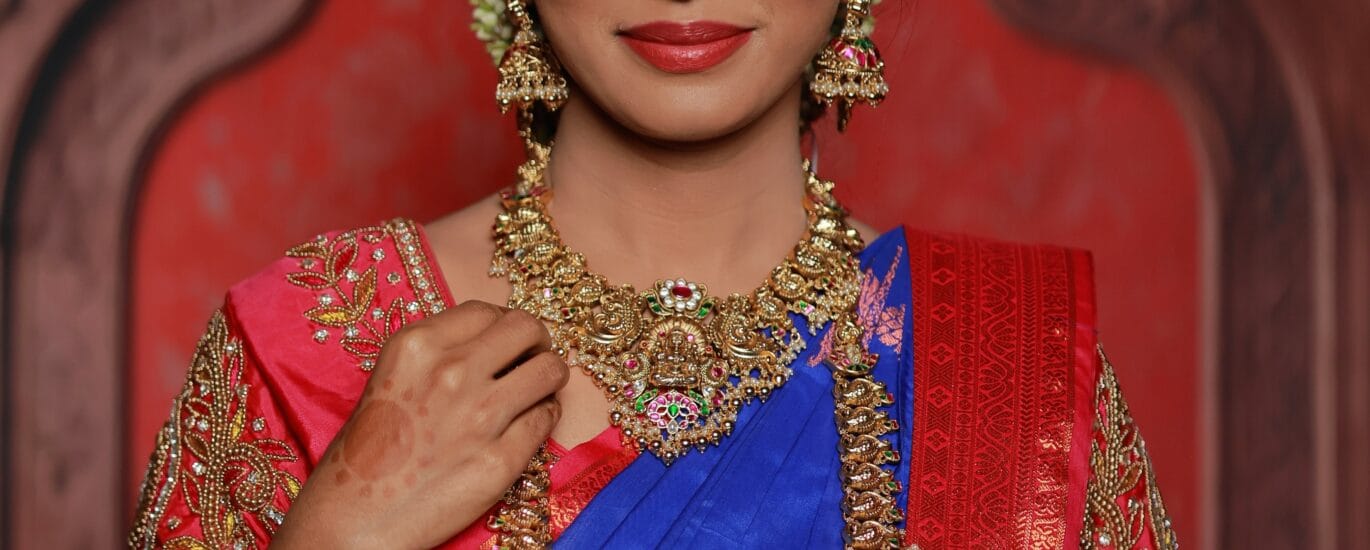 south indian bridal jewellery pieces worn by a traditional bride